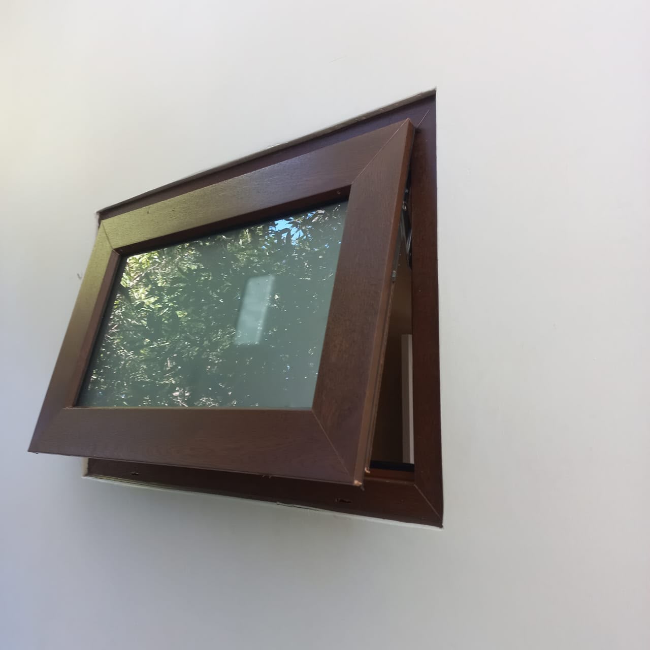 Detalle de Esquina y Guías Madera - Termoaluminios