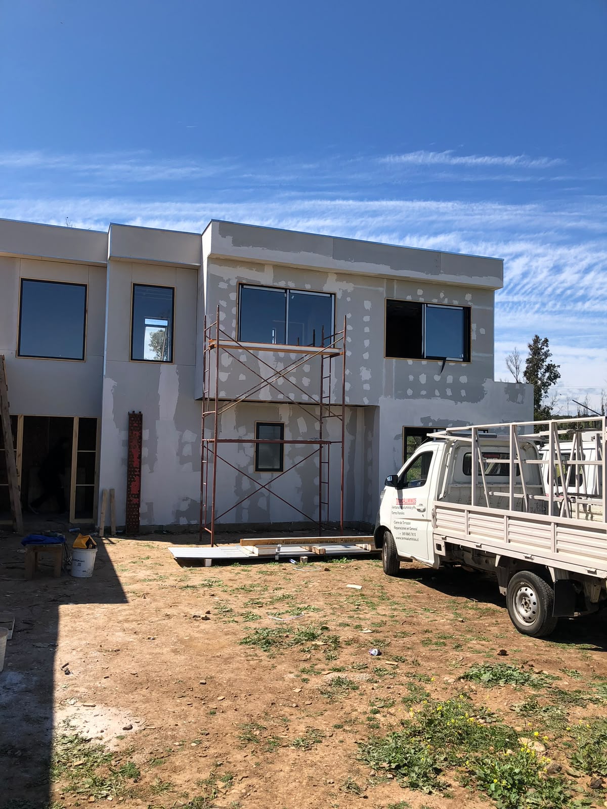 Instalación Integral en Casa de 2 Pisos - Termoaluminios
